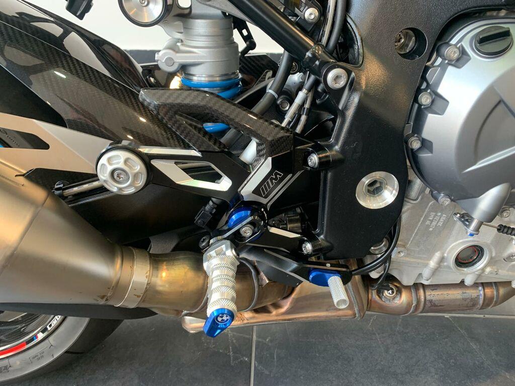 M 1000 R