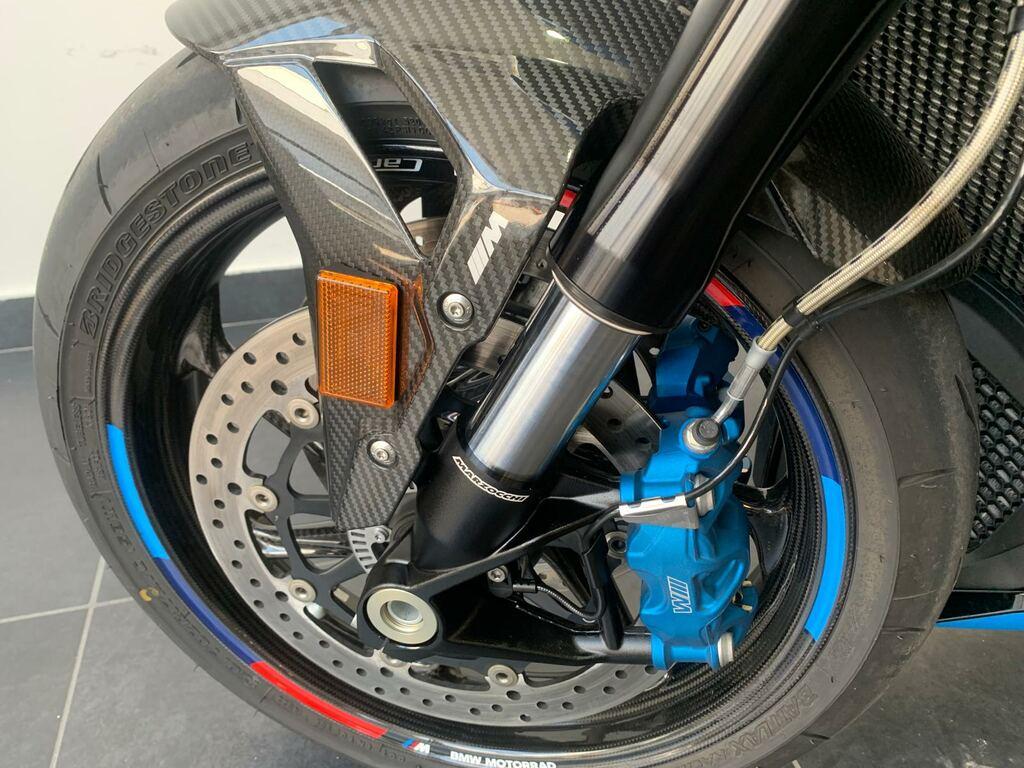 M 1000 R