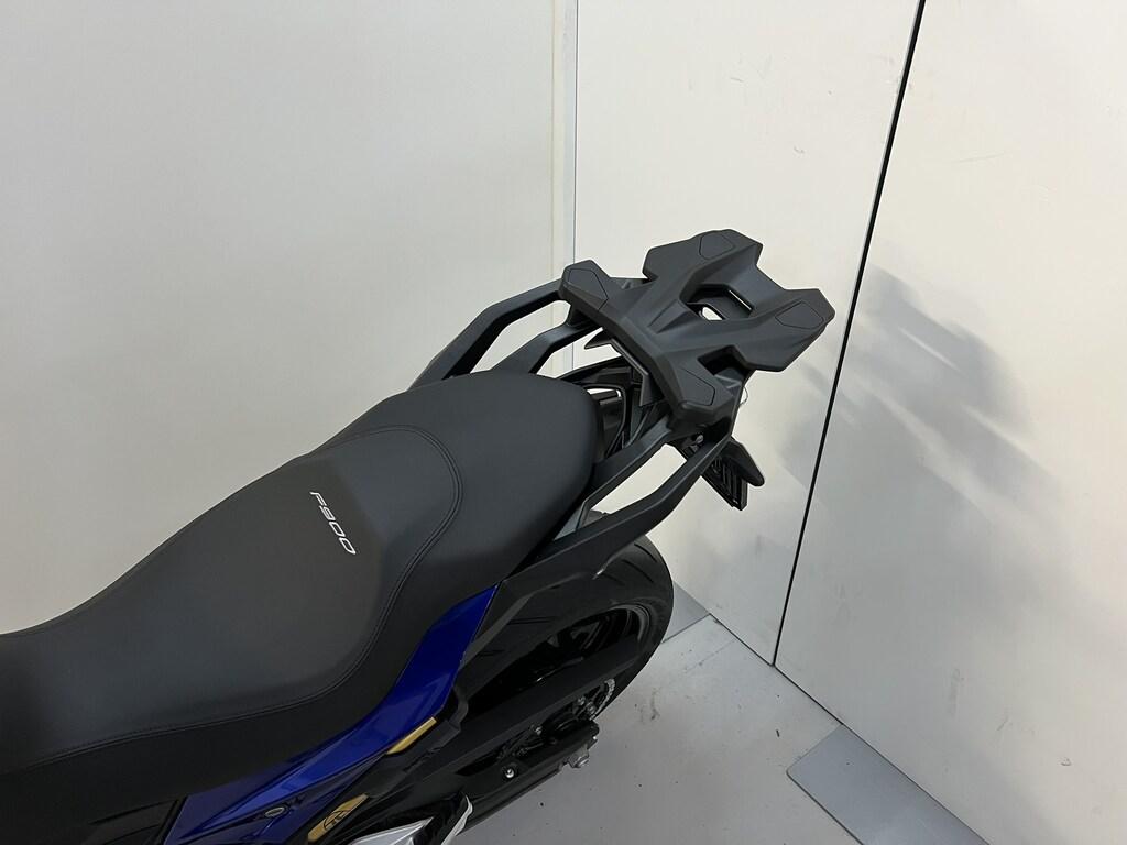 F 900 R