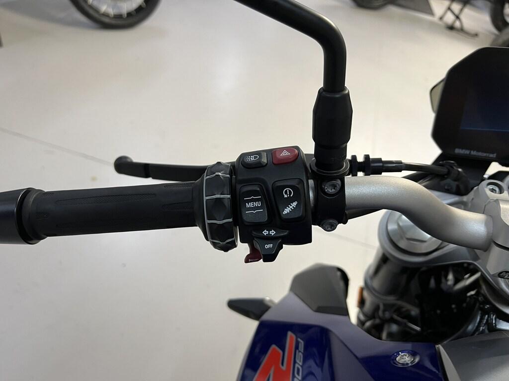 F 900 R