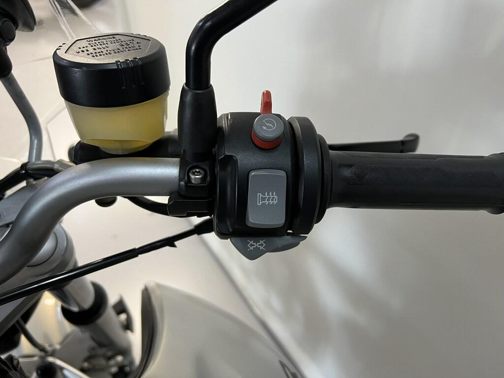 R 1200 R