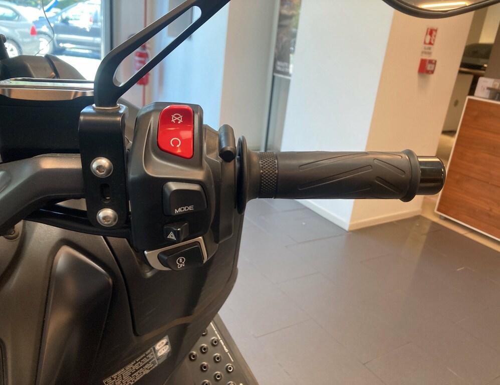 T-MAX 560