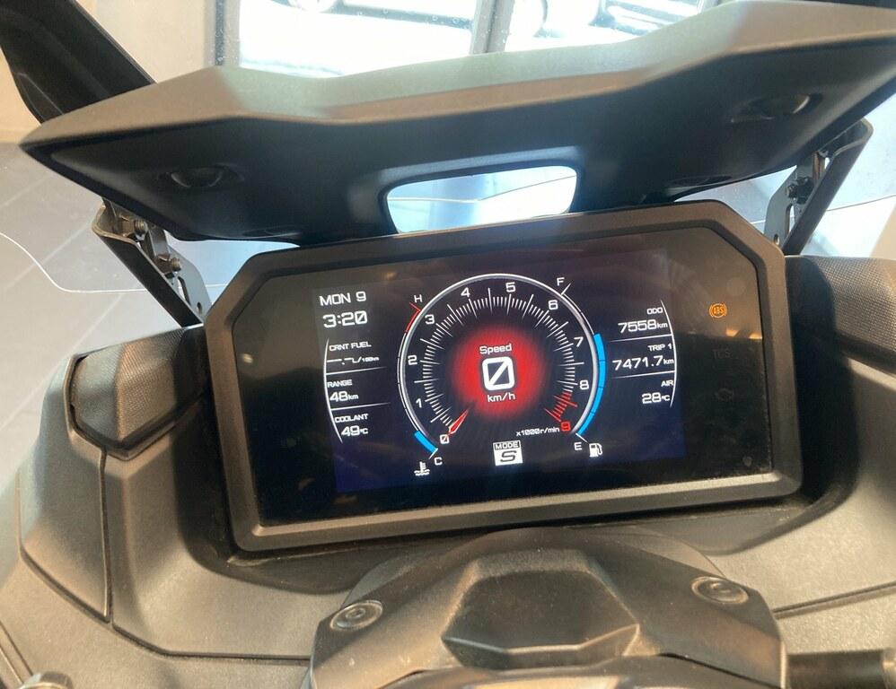 T-MAX 560