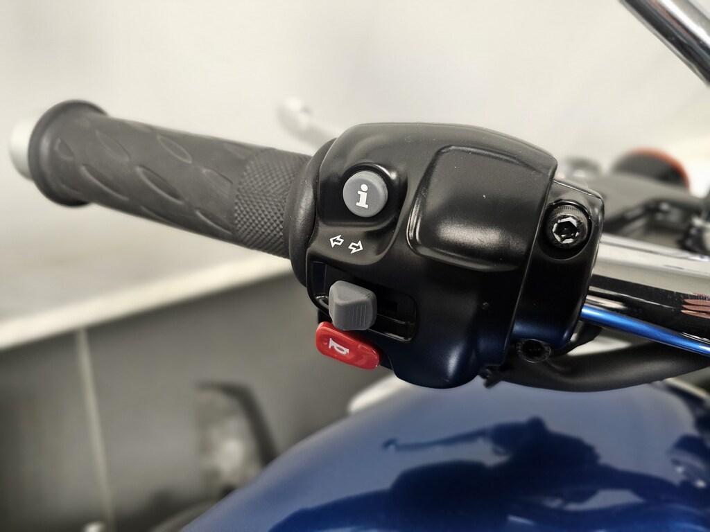 BONNEVILLE 900 T100