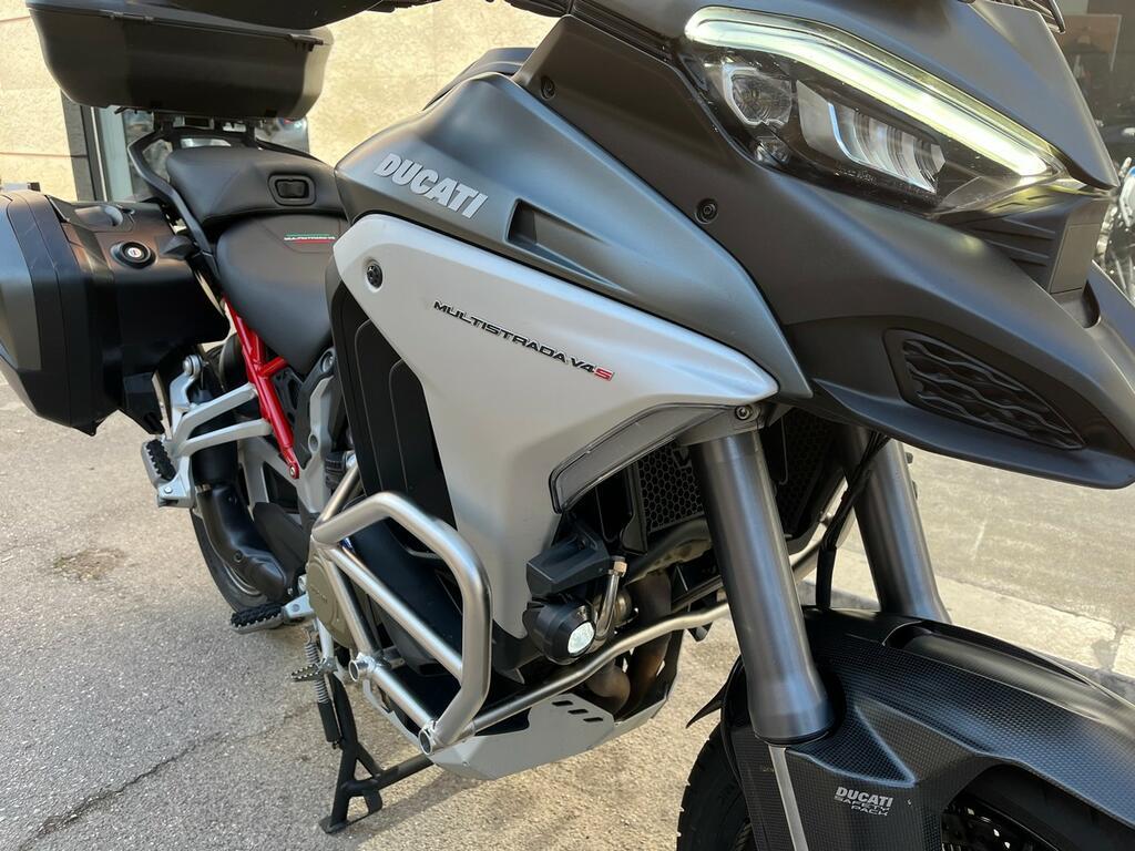 MULTISTRADA V4