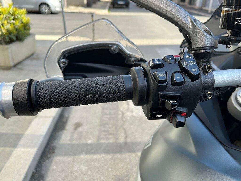 MULTISTRADA V4