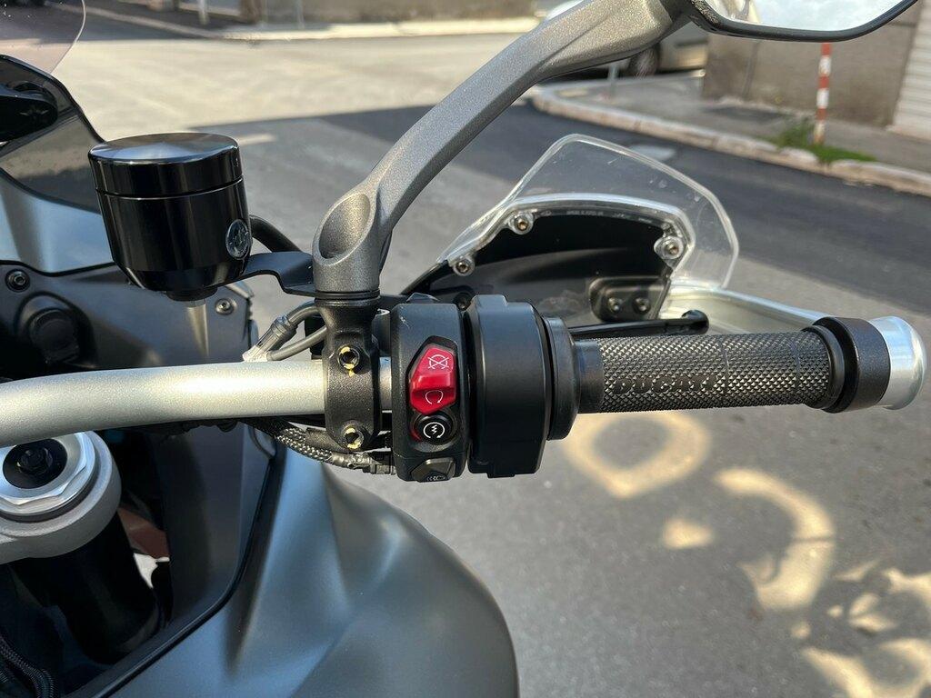 MULTISTRADA V4