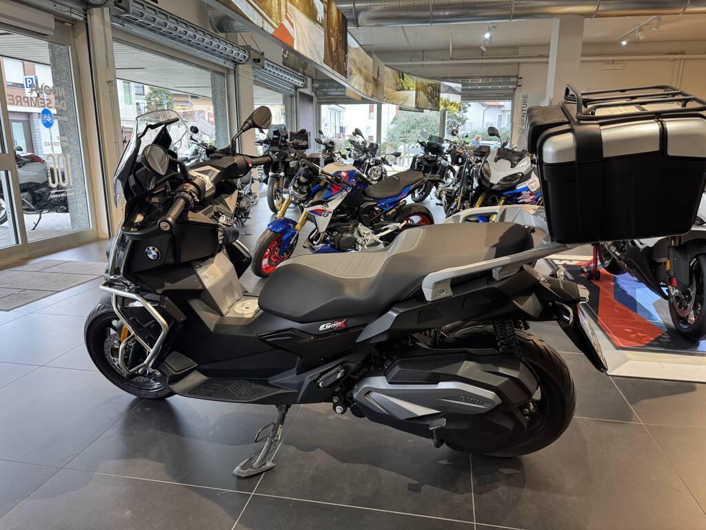 C 400 X