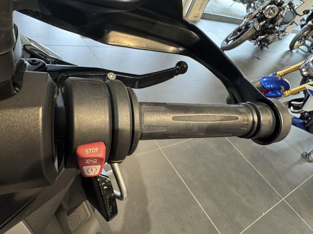 C 400 X