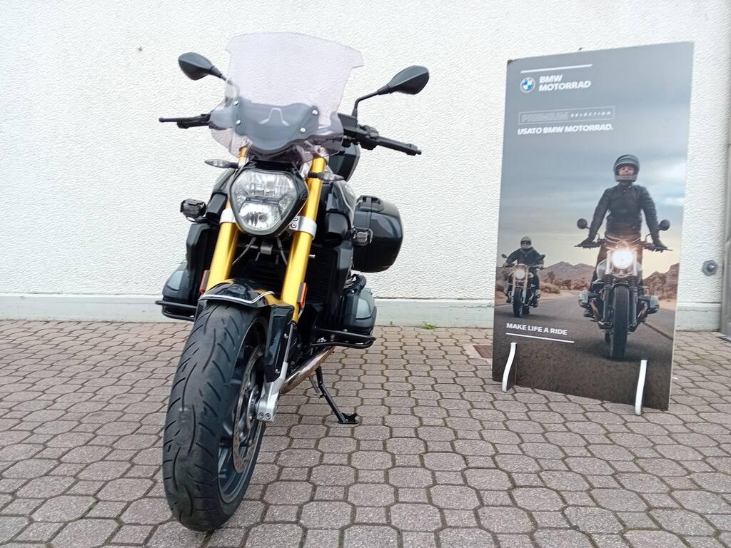 R 1200 R