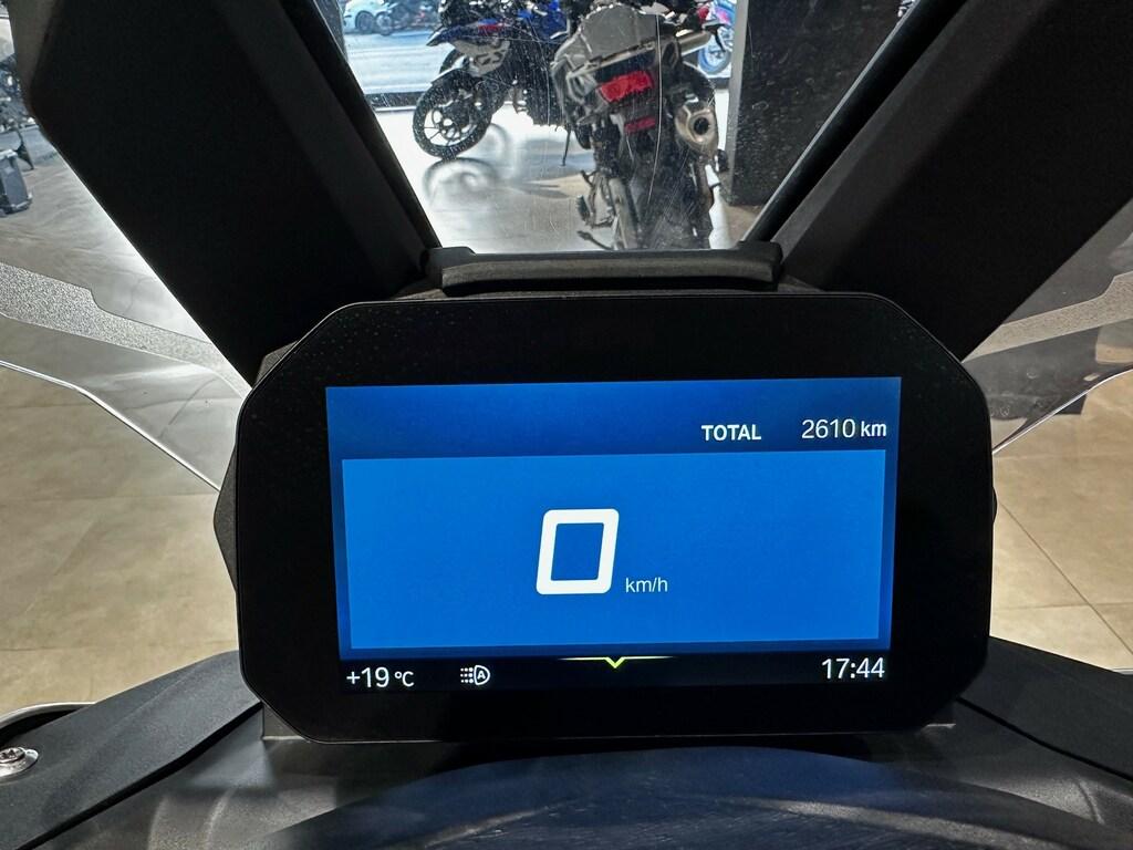 C 400 X