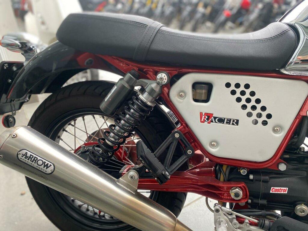 V7 750