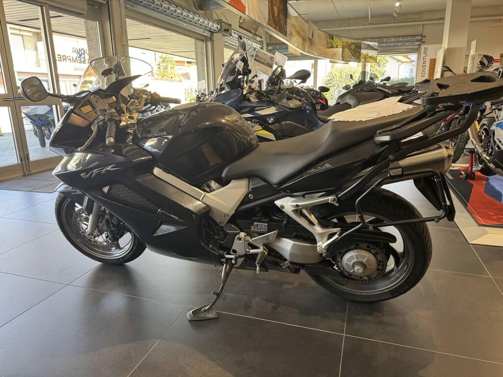 VFR 800 F