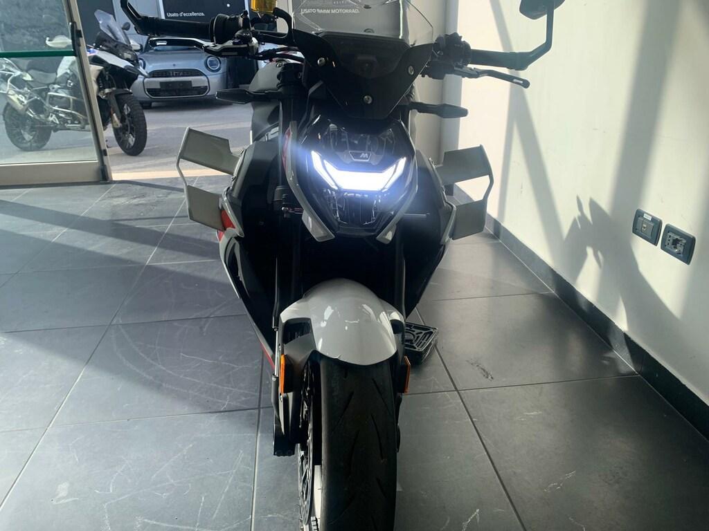 M 1000 R