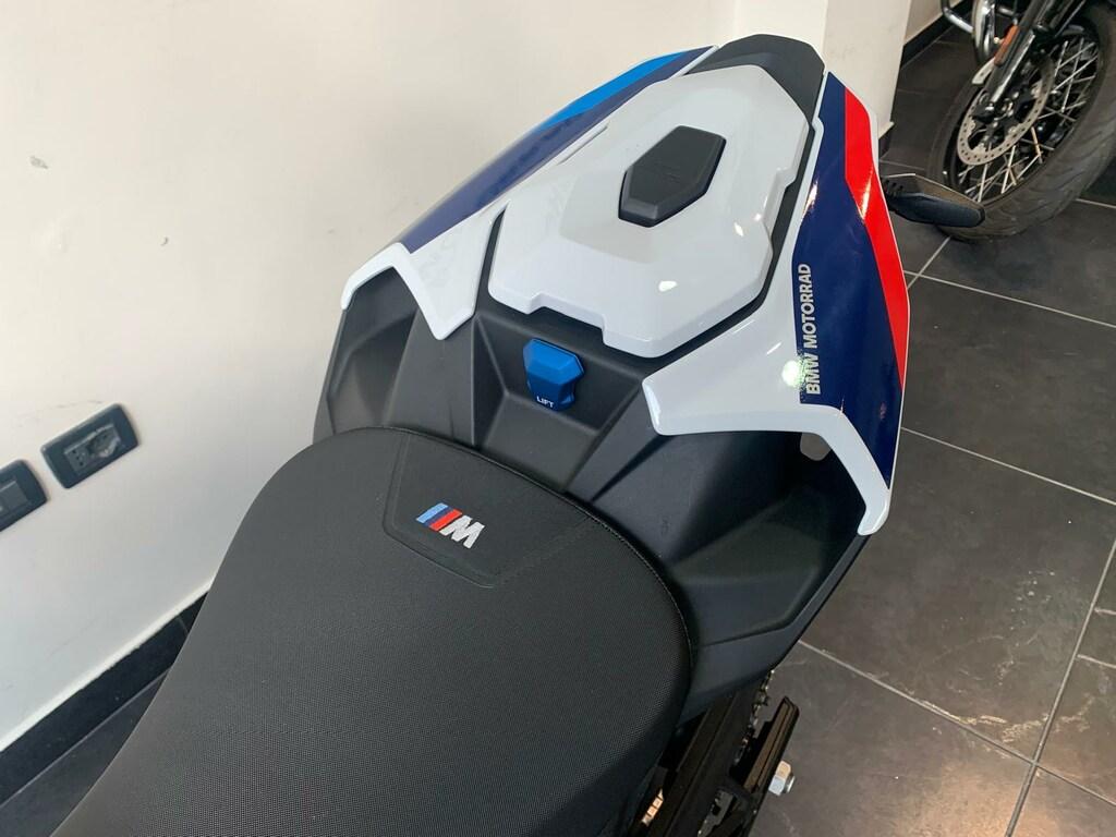 M 1000 R