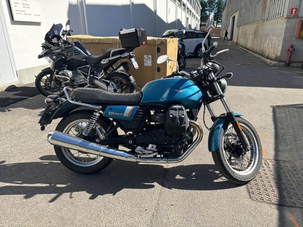 V7 750