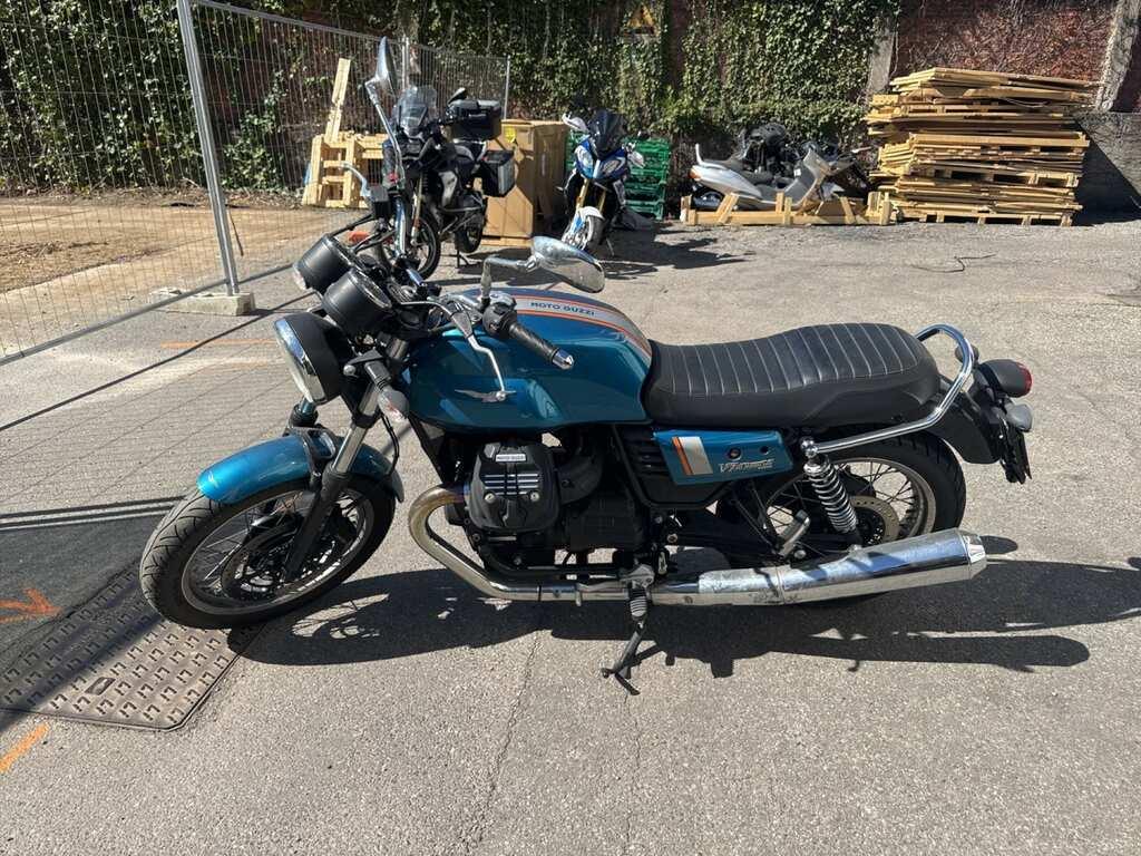 V7 750