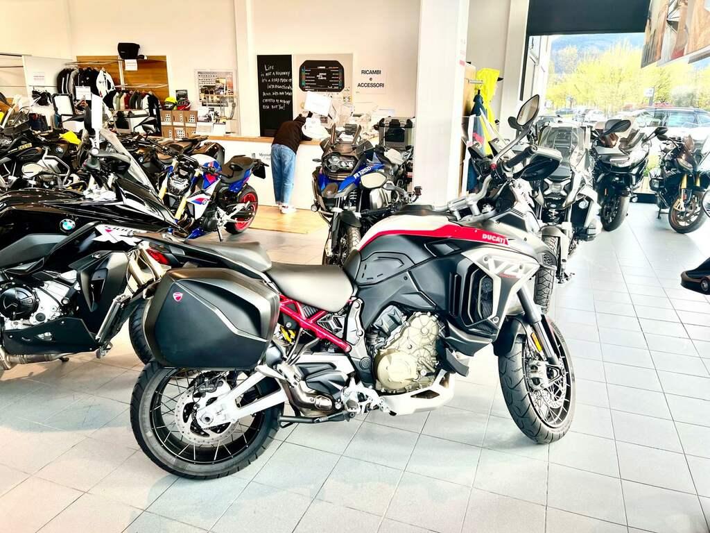 MULTISTRADA V4