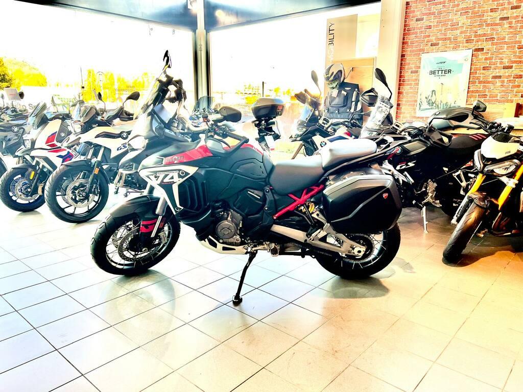 MULTISTRADA V4