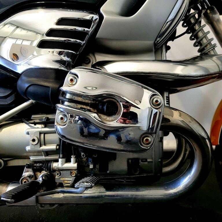 R 1200 C