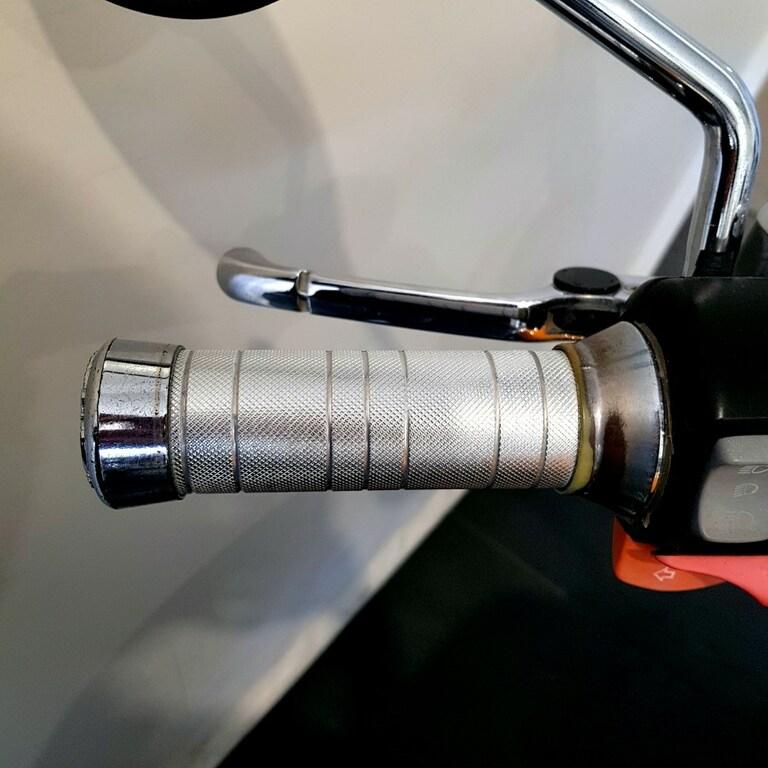 R 1200 C