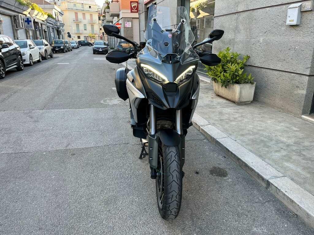 MULTISTRADA V4