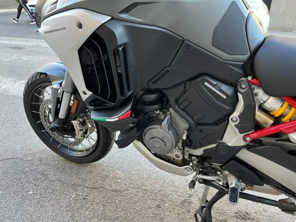 MULTISTRADA V4