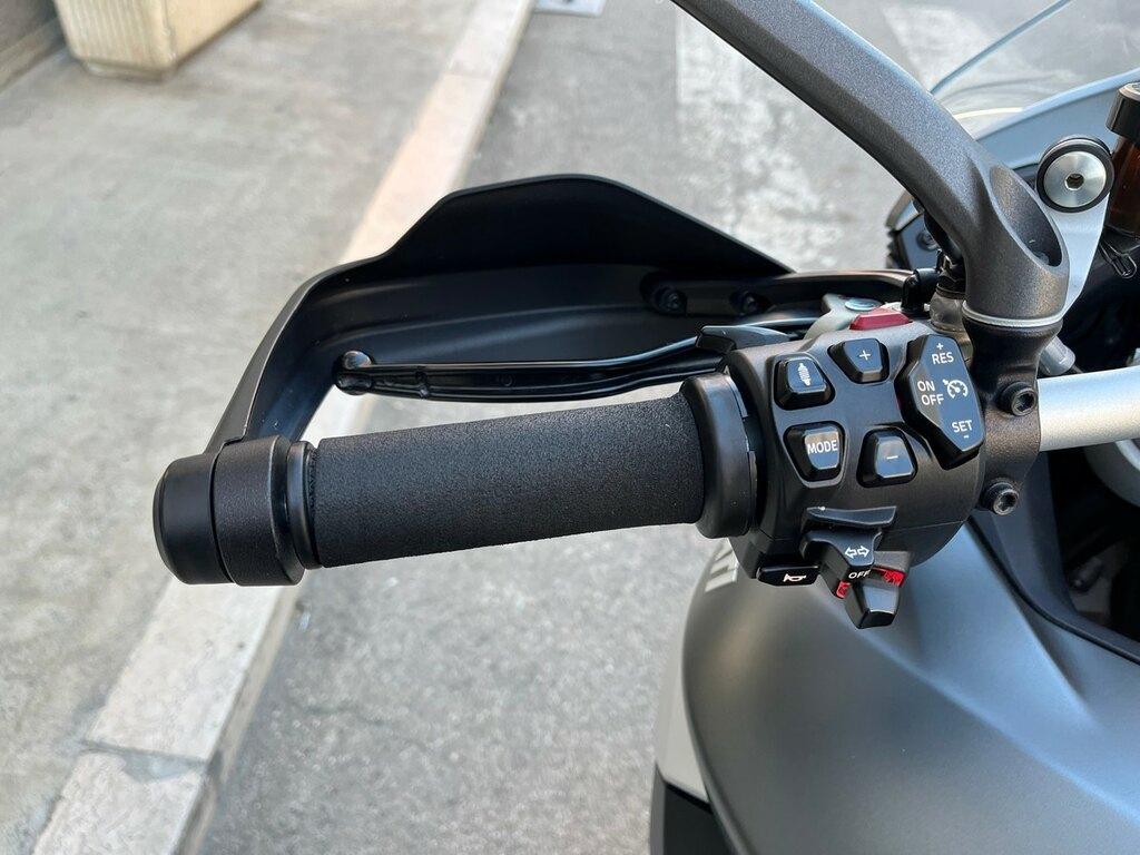 MULTISTRADA V4