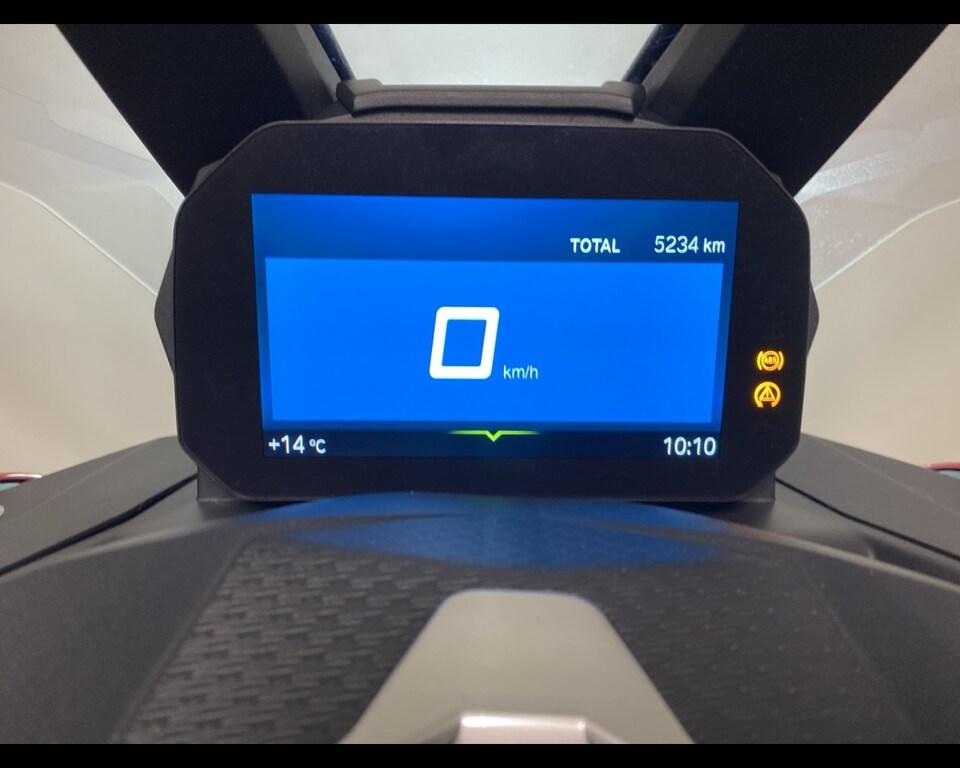 C 400 X