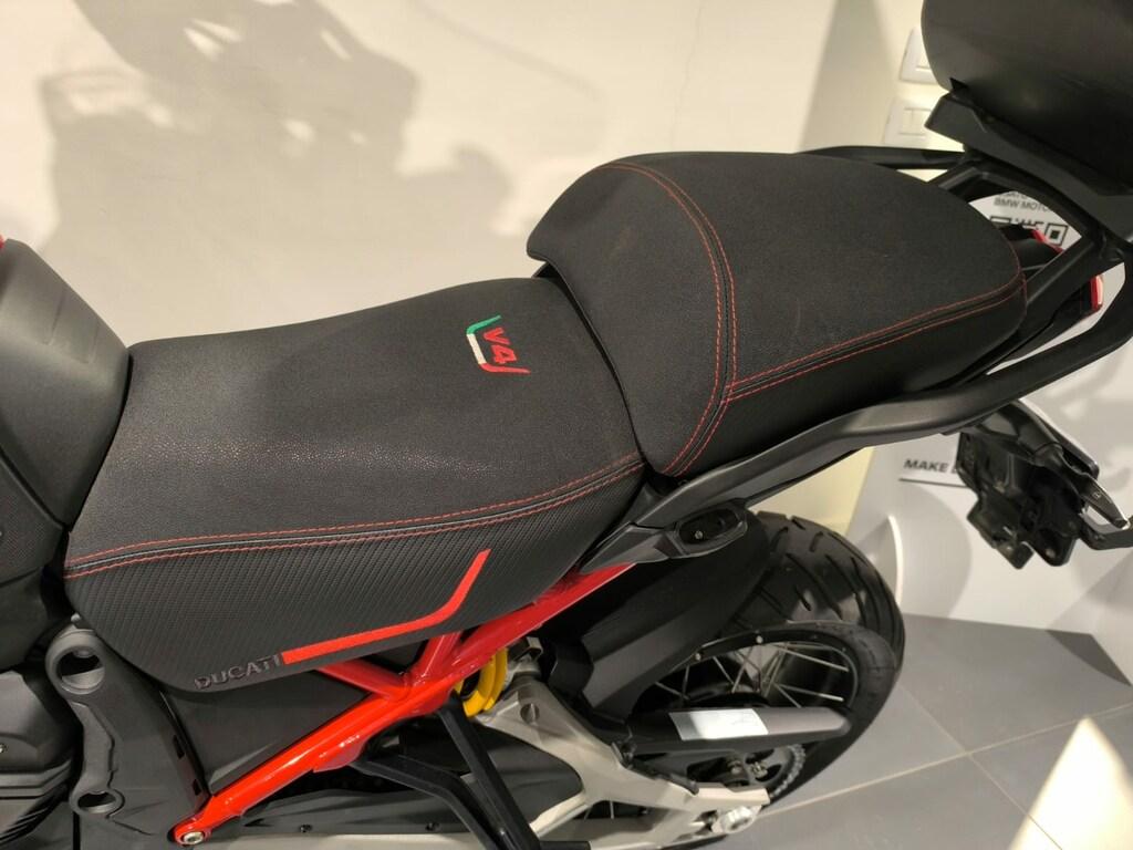 MULTISTRADA V4