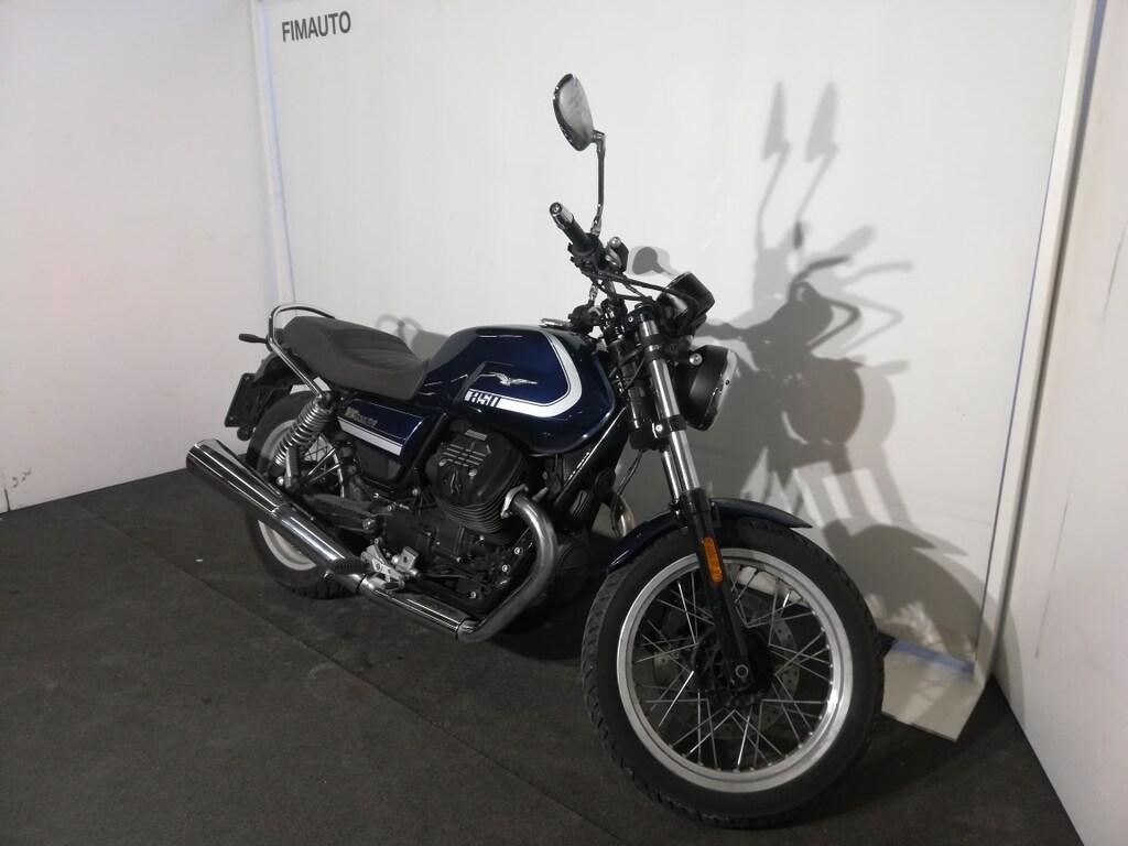 V7 850