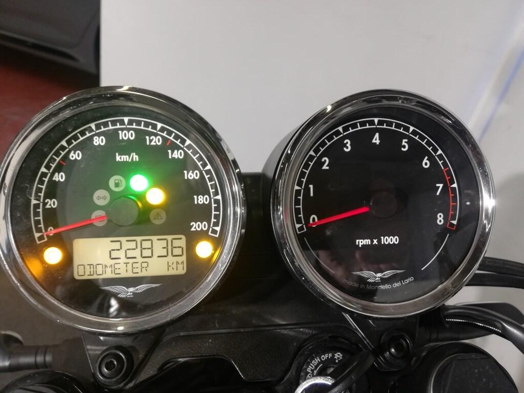 V7 850