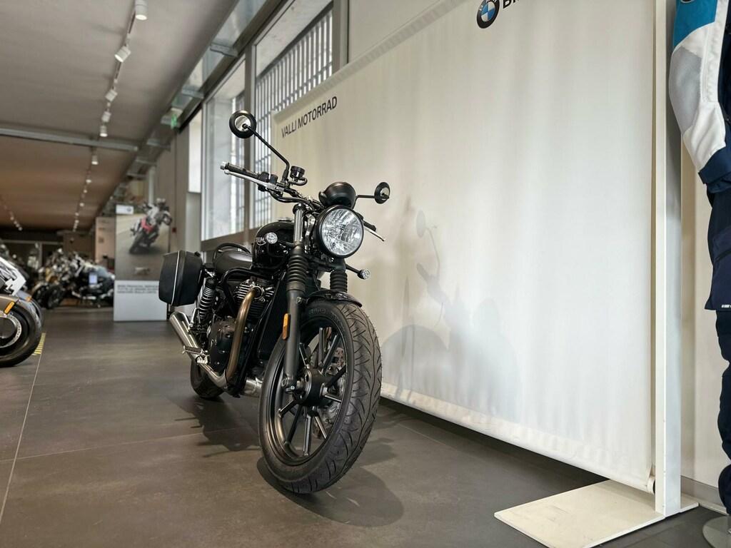 STREET TWIN 900