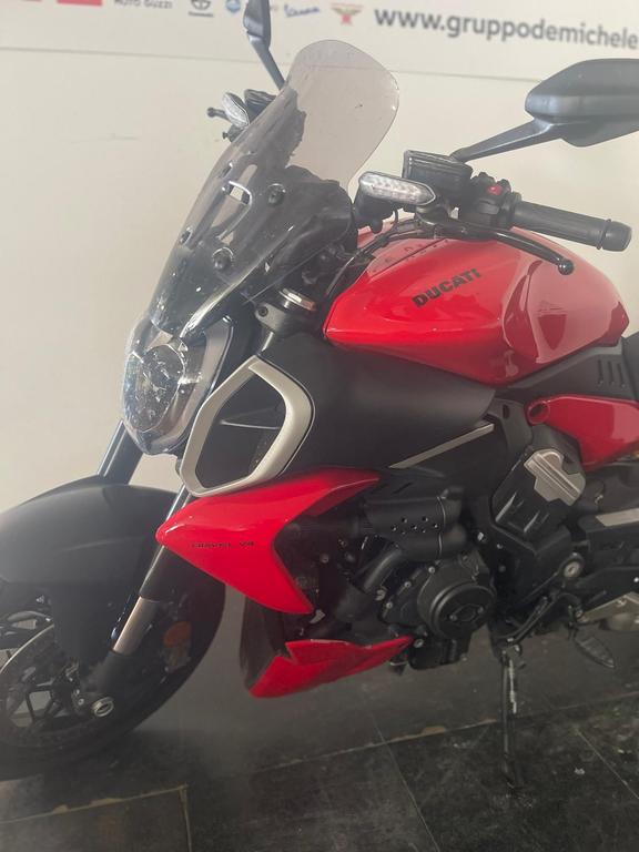 DIAVEL V4