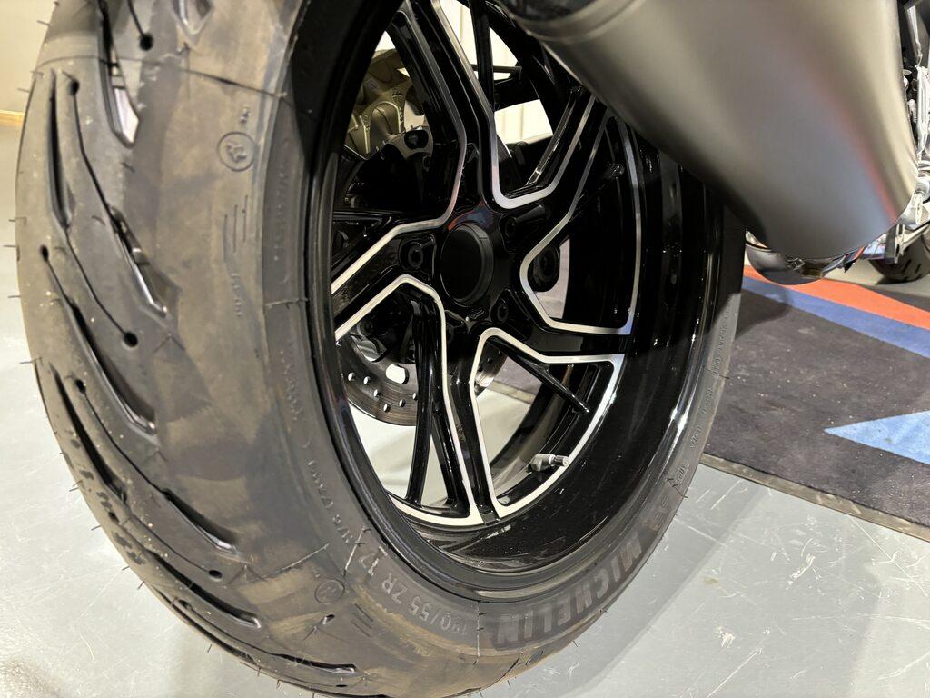 R 1250 R