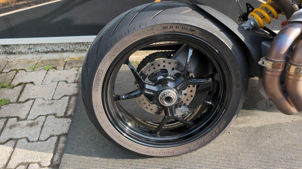HYPERMOTARD 950