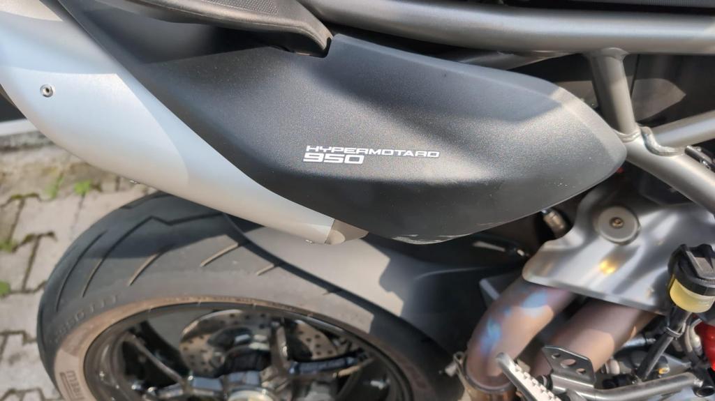 HYPERMOTARD 950