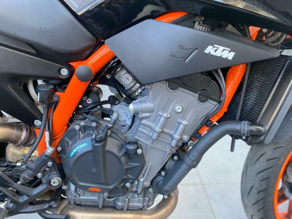 890 DUKE