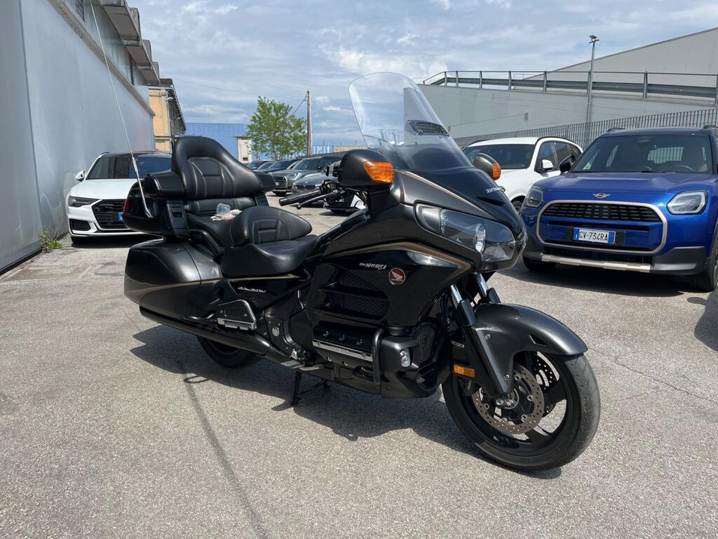 GOLD WING GL 1800 BAGGER