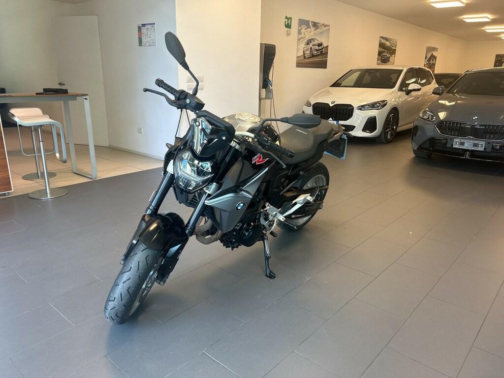 F 900 R