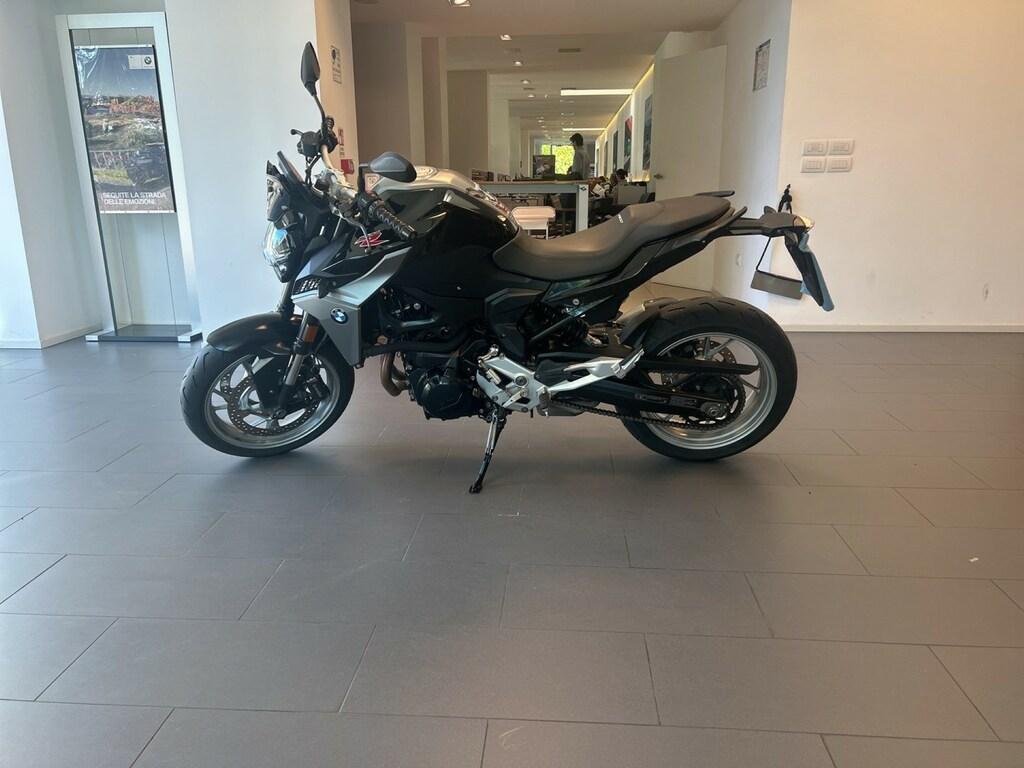 F 900 R