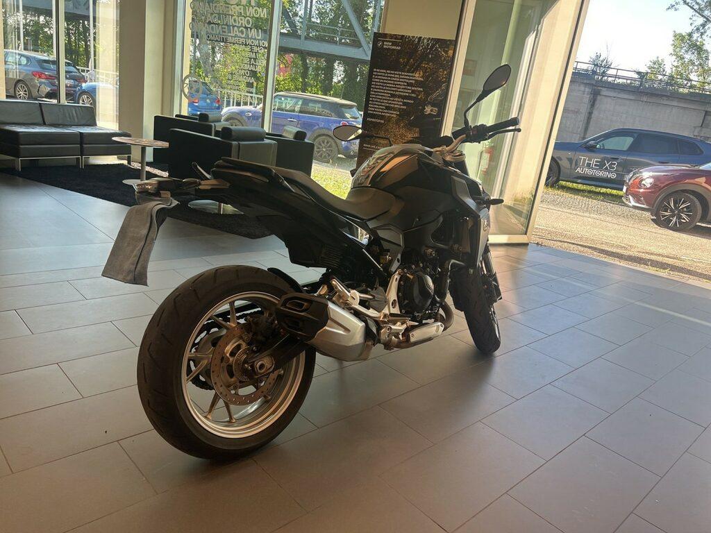 F 900 R