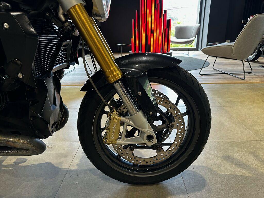 R 1200 R
