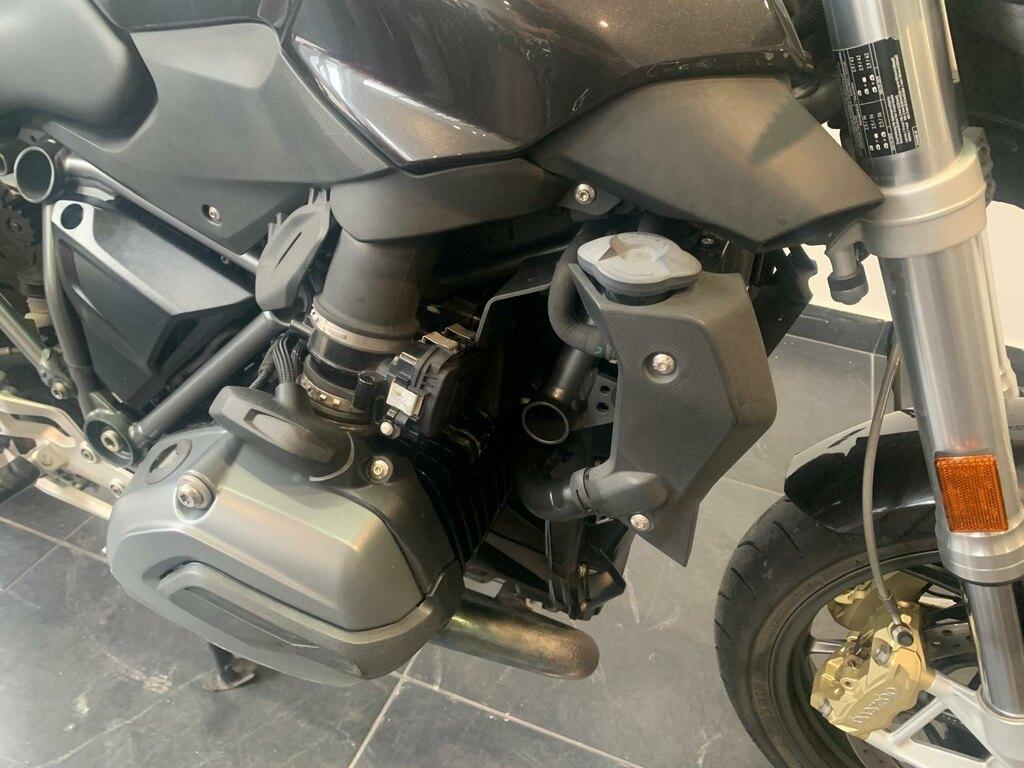 R 1200 R