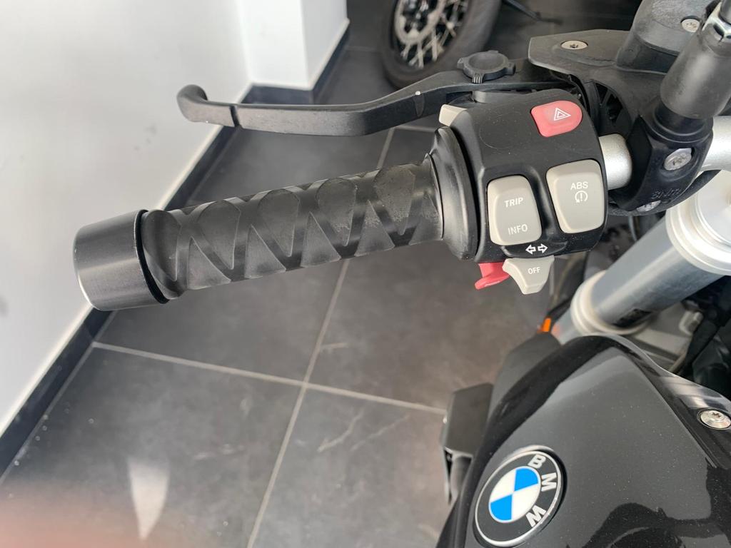 R 1200 R