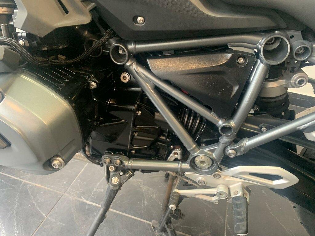 R 1200 R