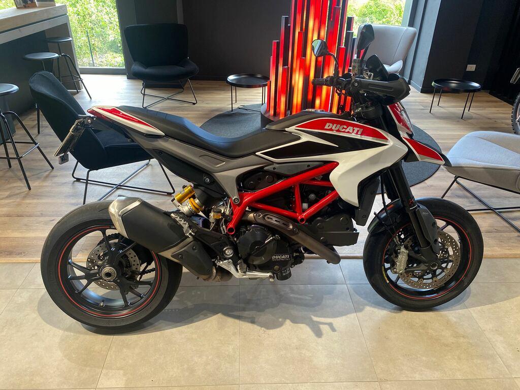 HYPERMOTARD 821