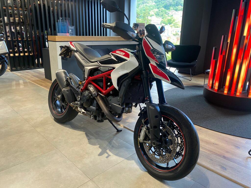 HYPERMOTARD 821