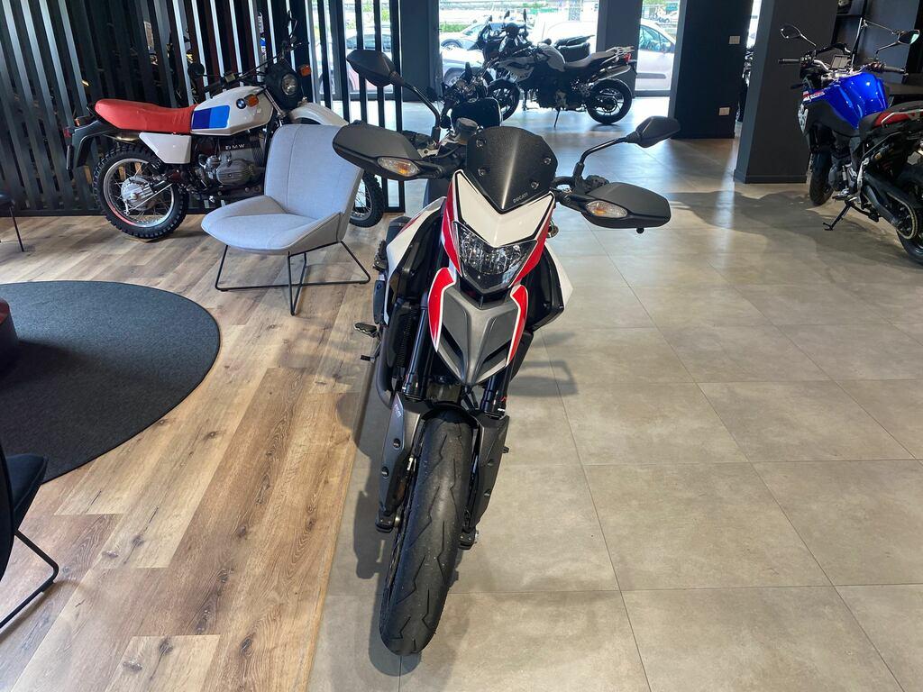 HYPERMOTARD 821