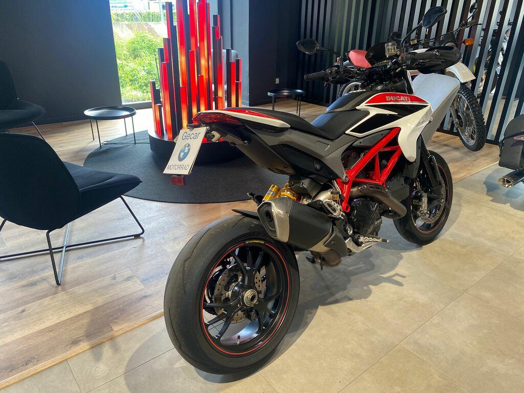 HYPERMOTARD 821
